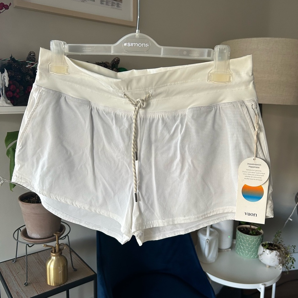 Vuori Women's Seabreeze White Athletic Shorts